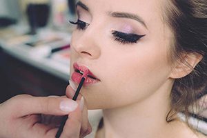 https://flowersbeautyacademy.com/wp-content/uploads/2020/10/Diploma-Master-300x200.jpg